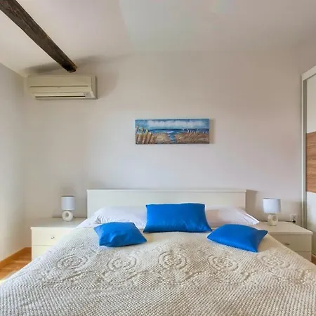 Stinjan Appartamento Pola